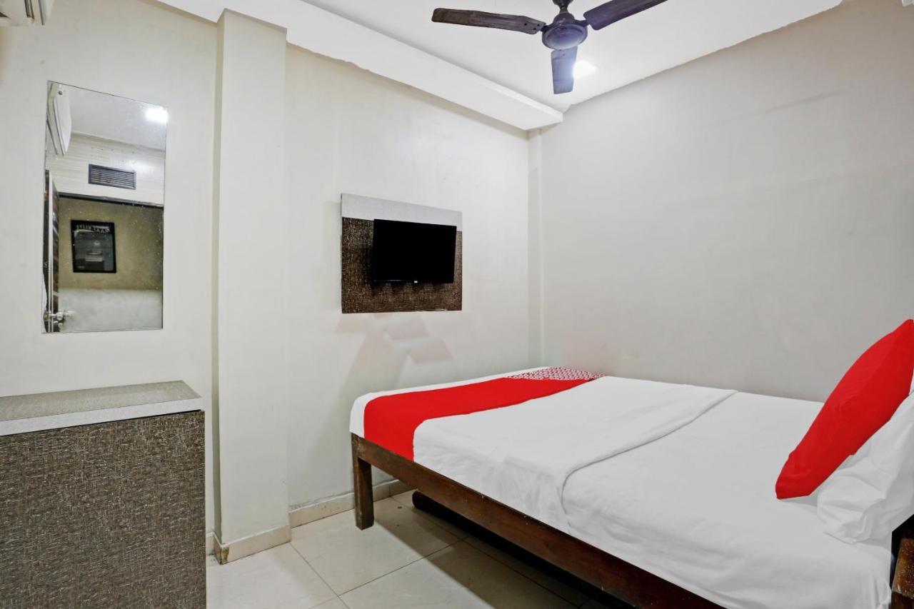 Oyo 84398 Maroshi Residency Mumbai Exterior foto