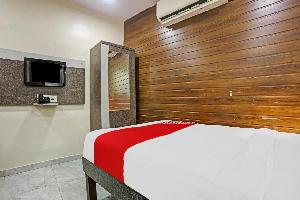 Oyo 84398 Maroshi Residency Mumbai Exterior foto