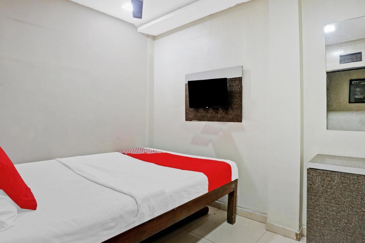 Oyo 84398 Maroshi Residency Mumbai Exterior foto